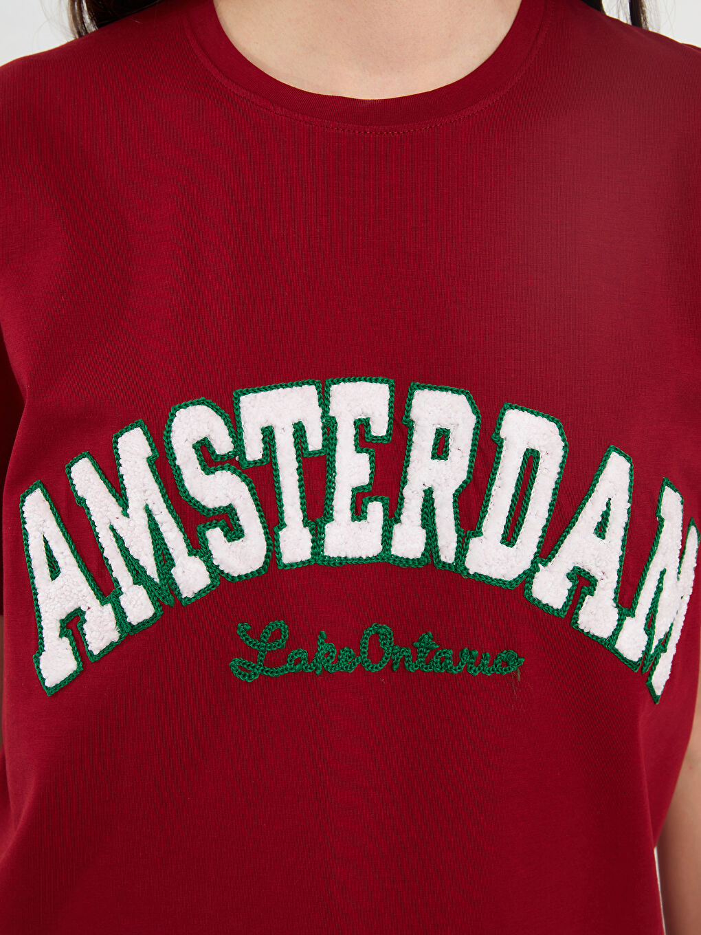 Bordo Bisiklet Yaka Baskılı Kısa Kollu Kadın Tişört-4