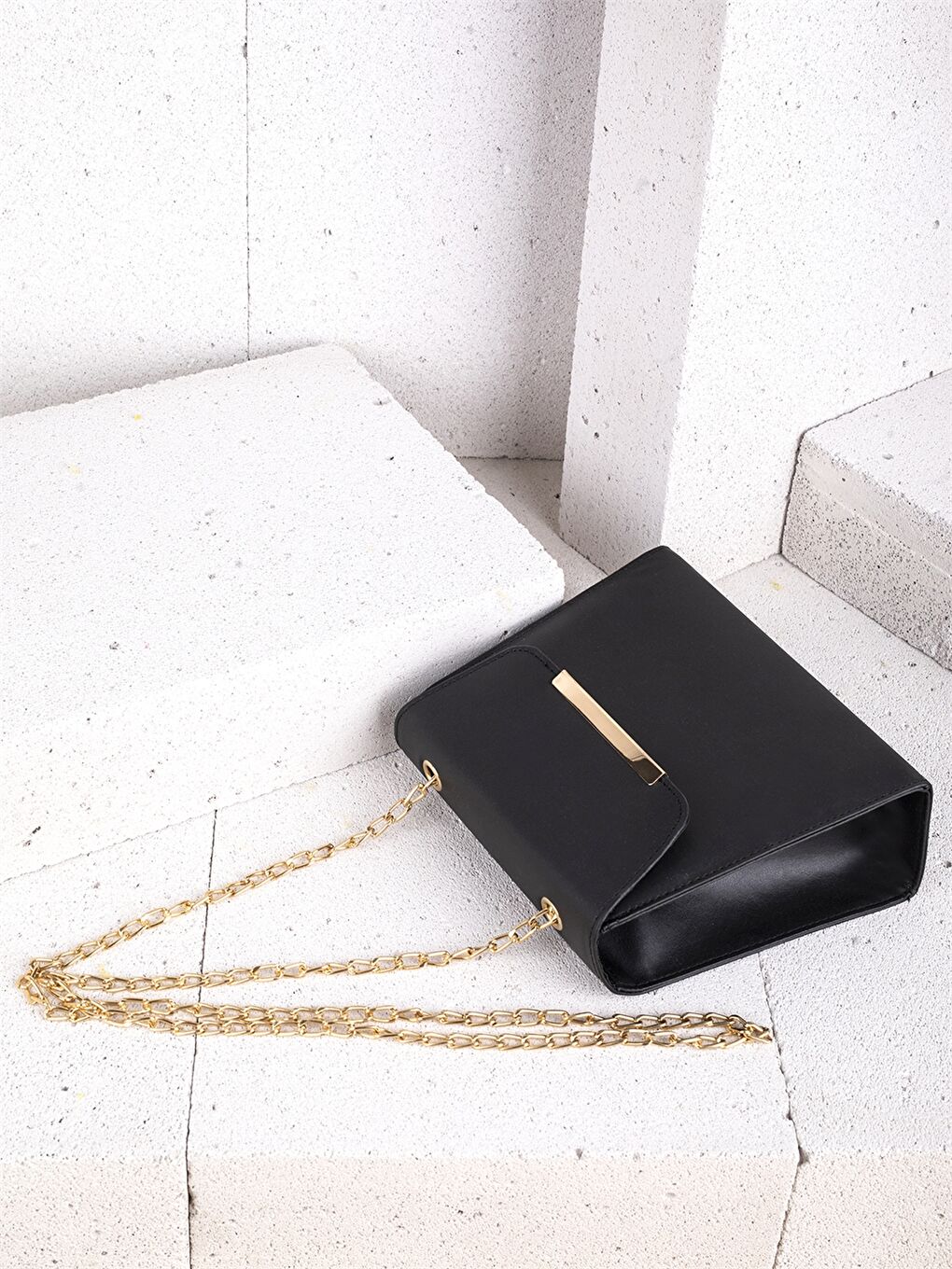 Siyah Deri Görünümlü Kadın Omuz Çantası-2