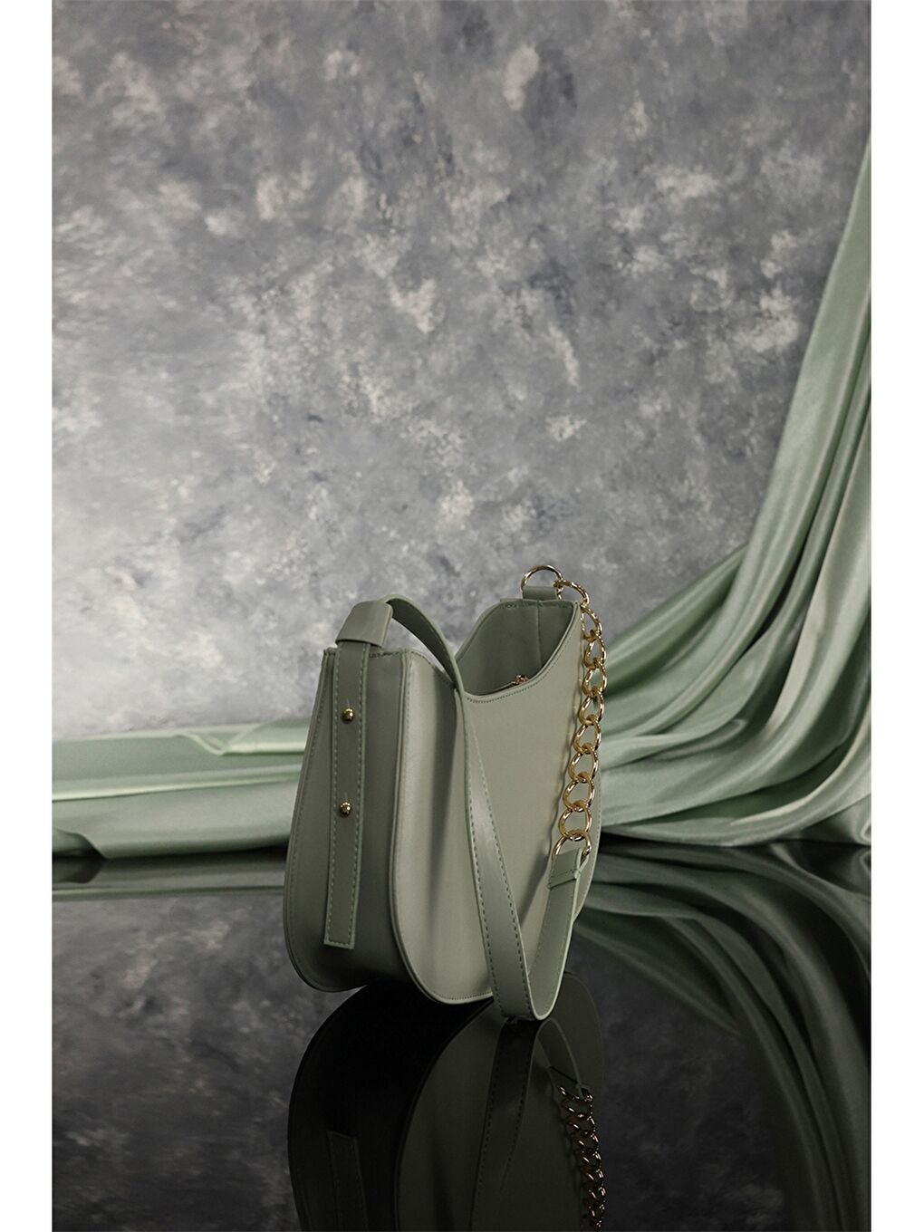 Yeşil Deri Görünümlü Kadın Çanta-1