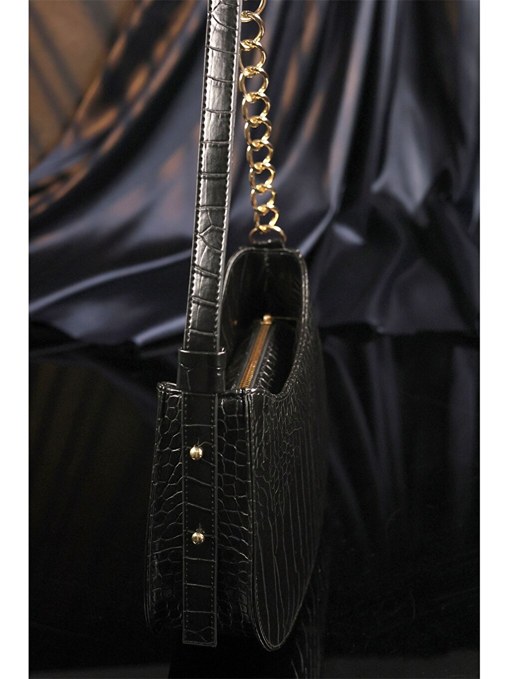 Siyah Deri Görünümlü Kadın Çanta-3