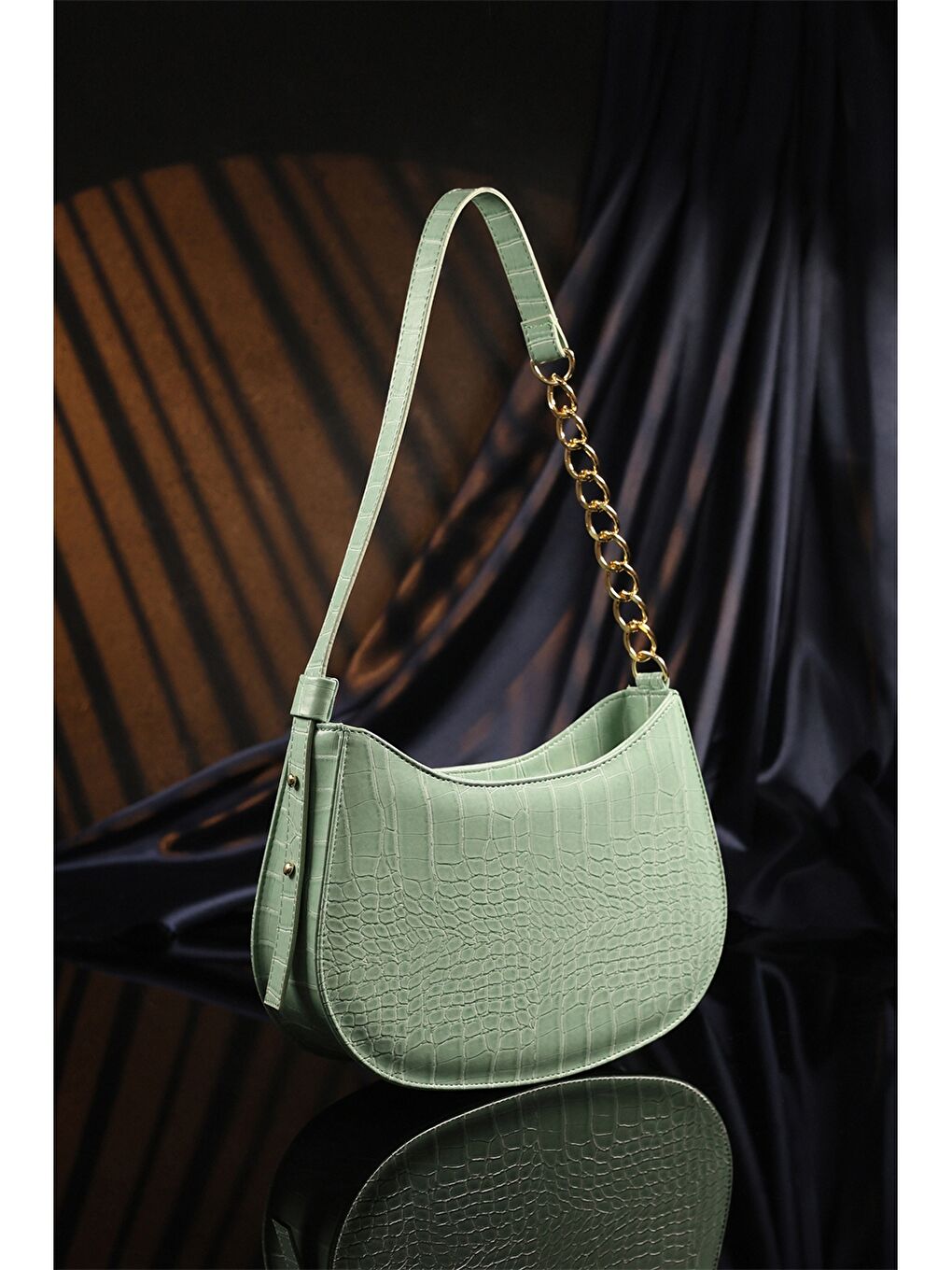 Yeşil Deri Görünümlü Kadın Çanta-2