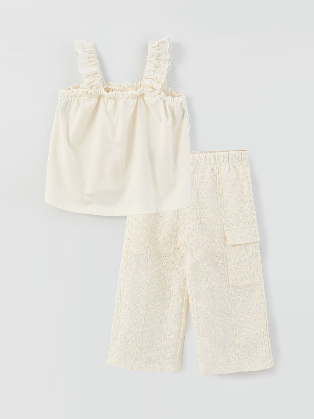 بلوزة وبنطلون بنت بياقة مربعة - طقم 2 قطع