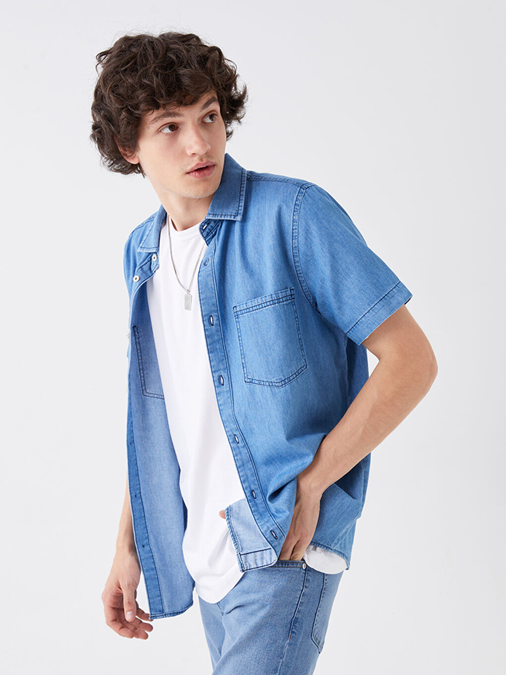 Relaxed Fit Short Sleeve Men's Denim Shirt-2
