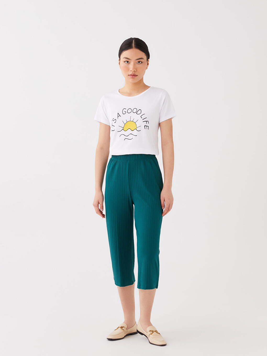 Beyaz Bisiklet Yaka Baskılı Kısa Kollu Kadın Tişört-2