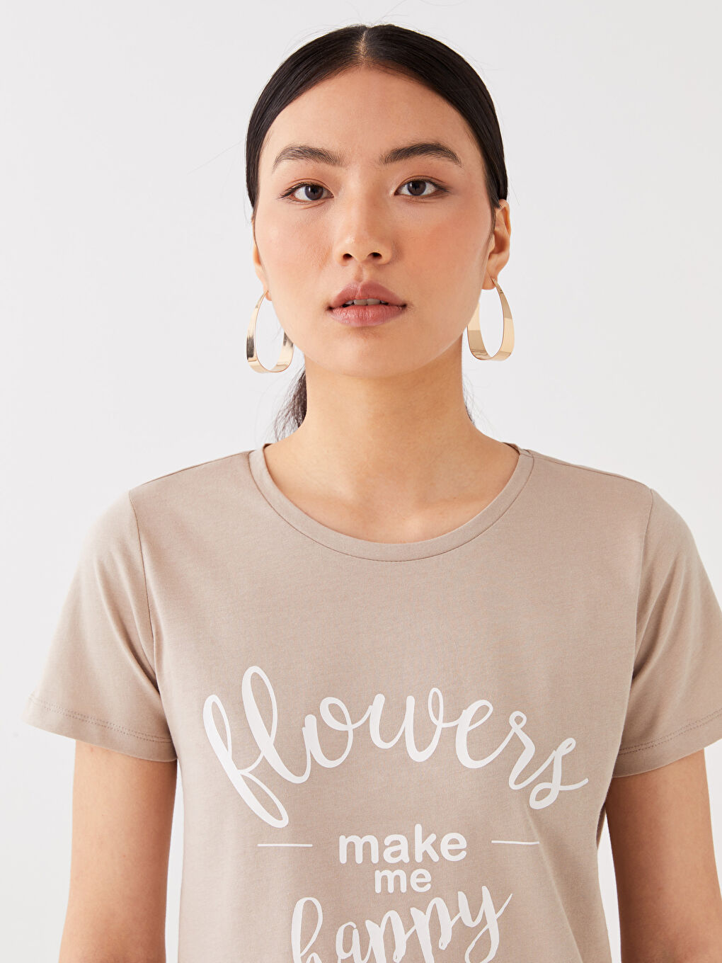 Kahverengi Bisiklet Yaka Baskılı Kısa Kollu Kadın Tişört-2