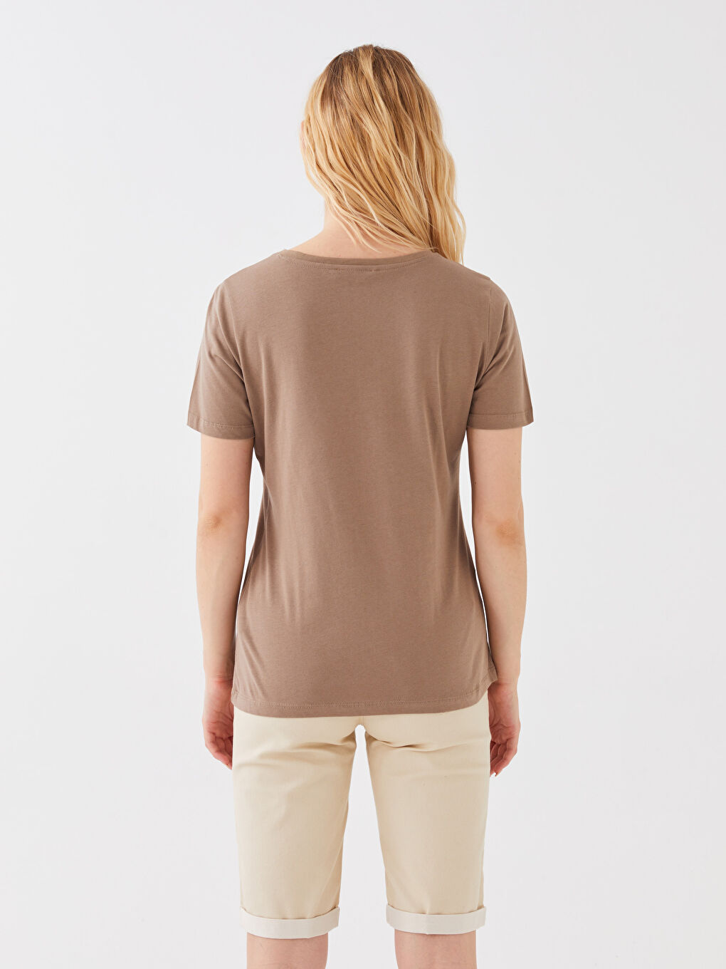 Kahverengi V Yaka Düz Kısa Kollu Kadın Tişört-4