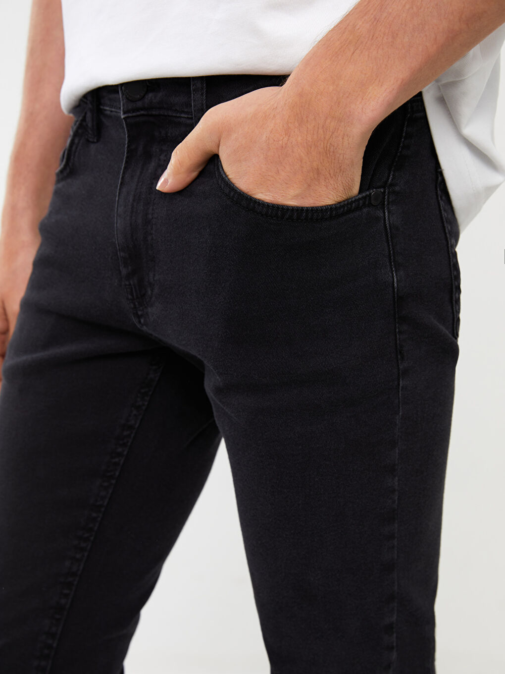 750 Slim Fit Slim Men's Jean Trousers-1