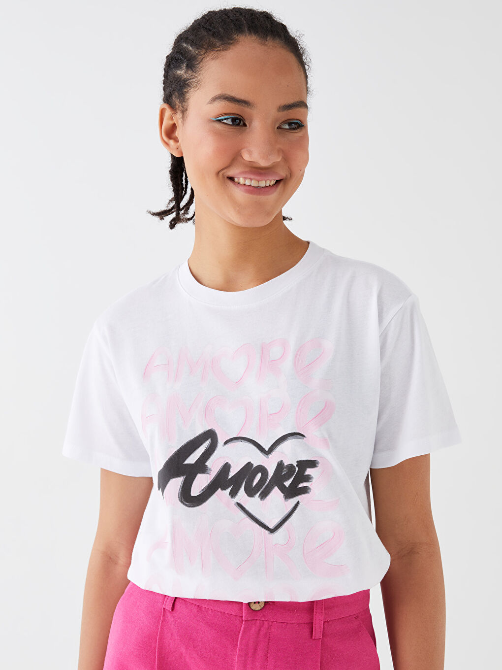 Beyaz Bisiklet Yaka Baskılı Kısa Kollu Kadın Tişört