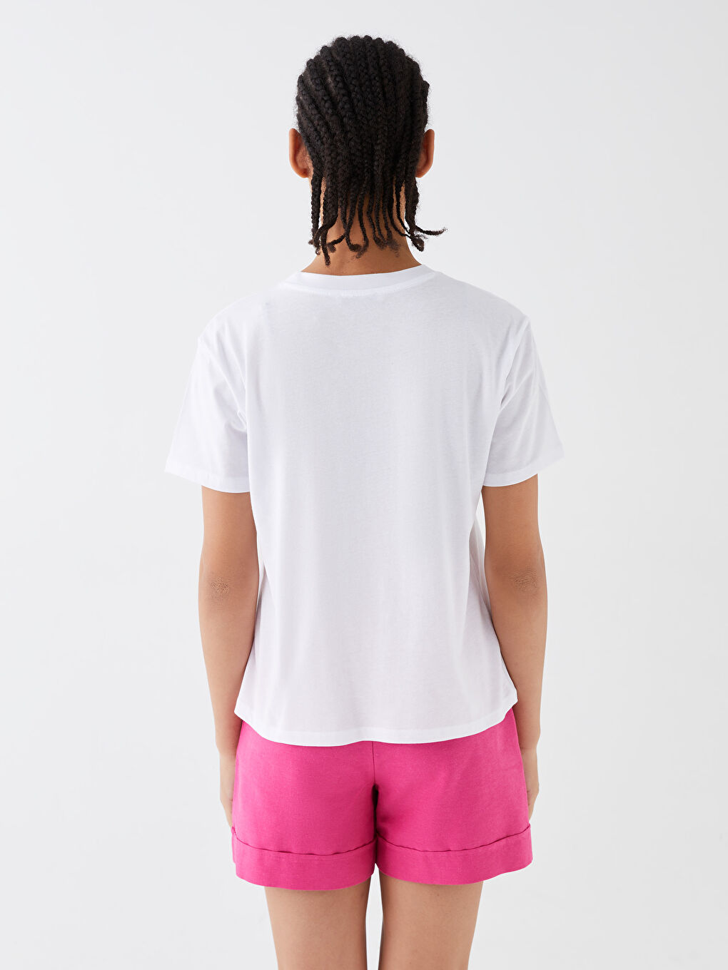 Beyaz Bisiklet Yaka Baskılı Kısa Kollu Kadın Tişört-4