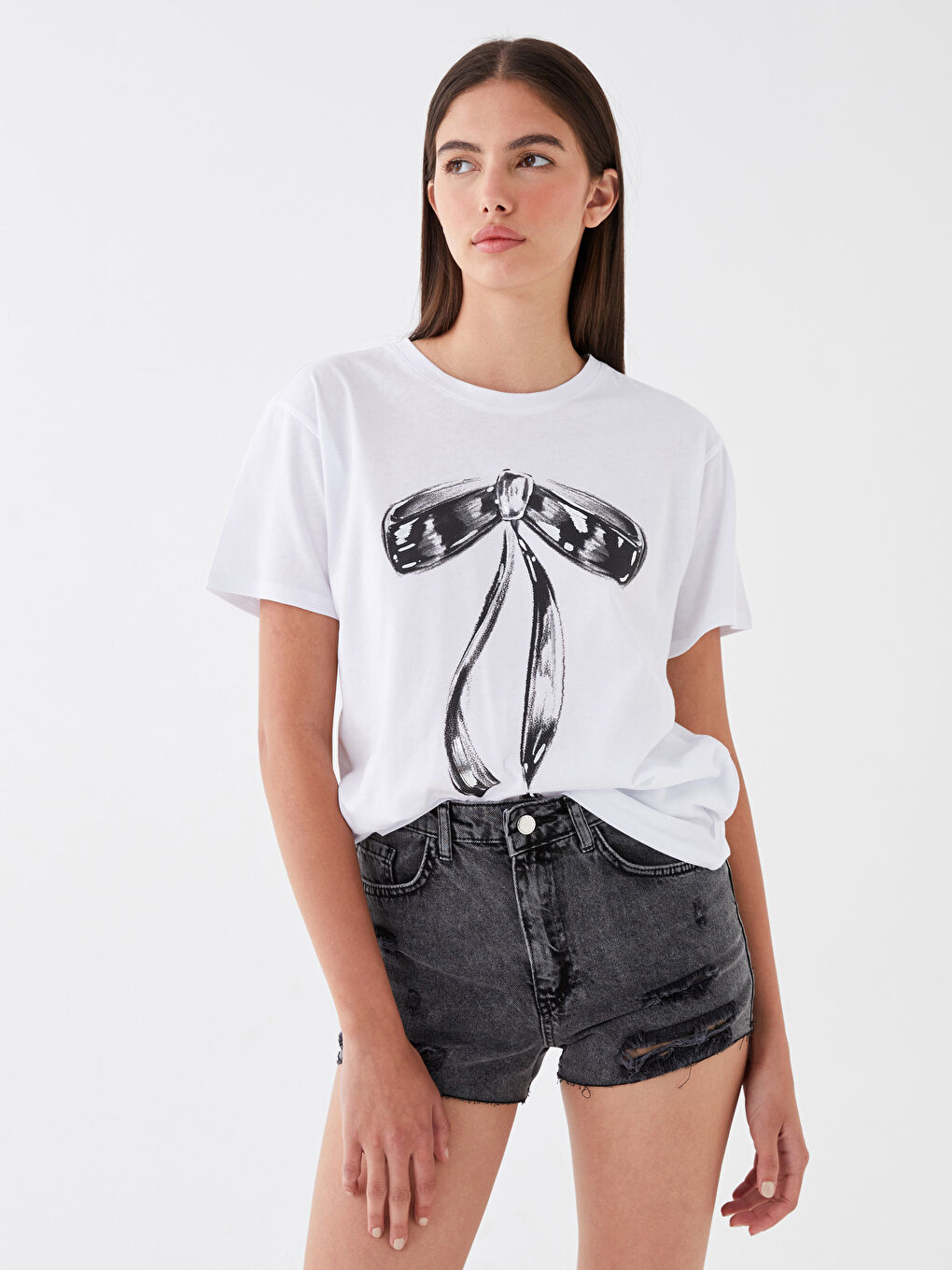 تيشيرت نسائي بأكمام قصيرة وياقة دائرية مطبوع-1