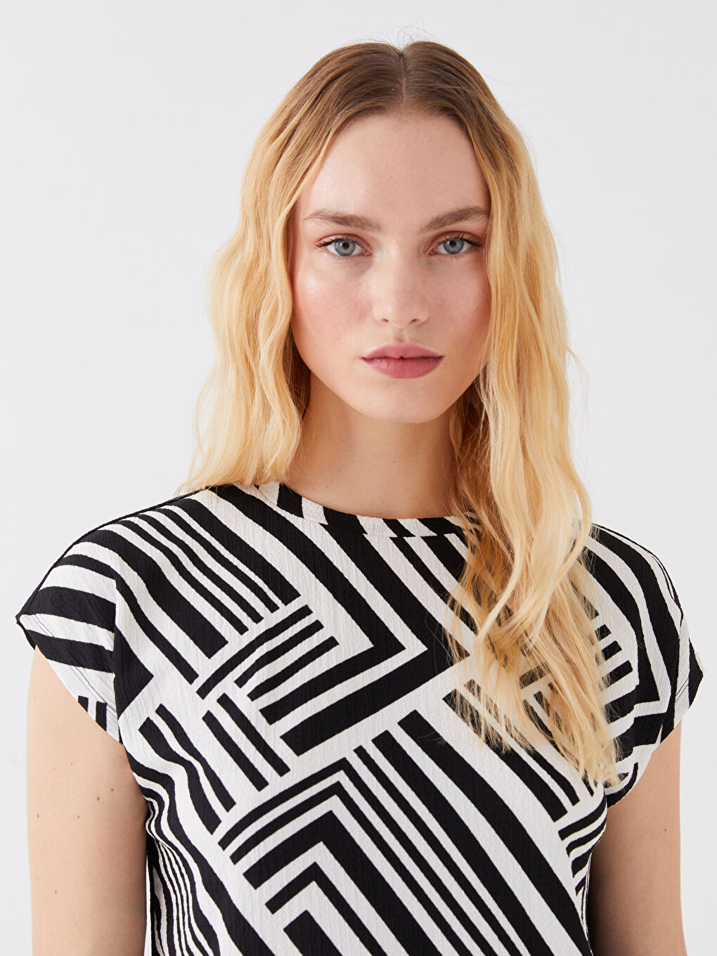 Crew Neck Patterned Short Sleeve Women's T-Shirt-2