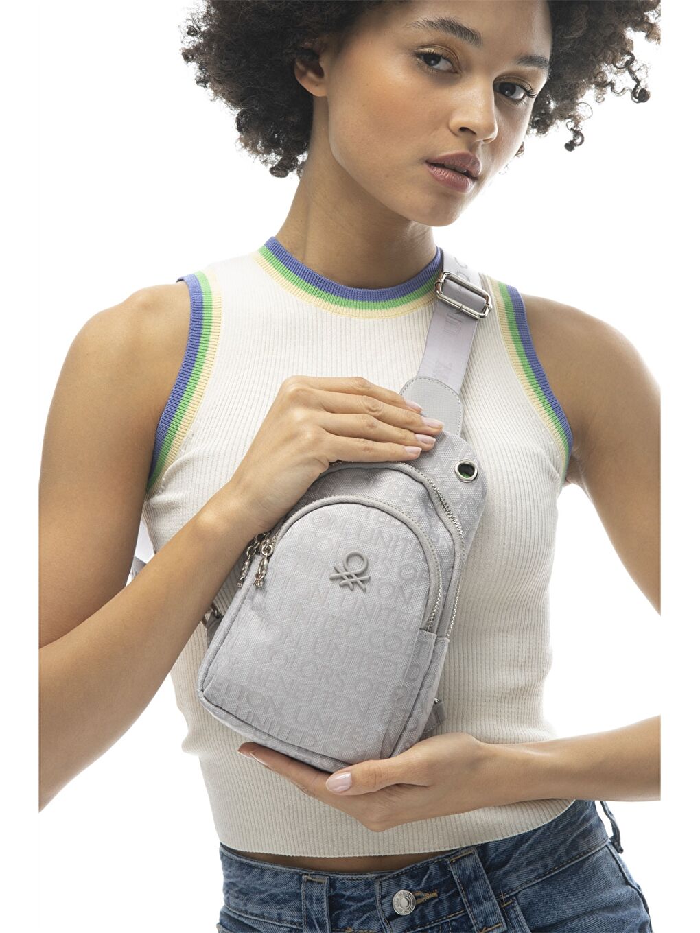 Gri Yazı Baskılı Kadın Göğüs Çantası