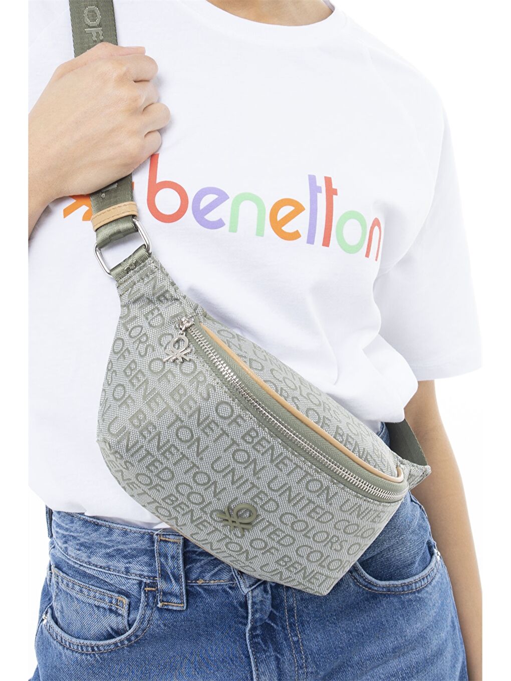 Yeşil Yazı Baskılı Kadın Göğüs Çantası