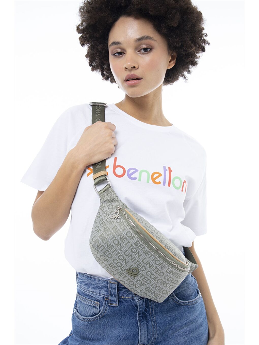 Yeşil Yazı Baskılı Kadın Göğüs Çantası-1