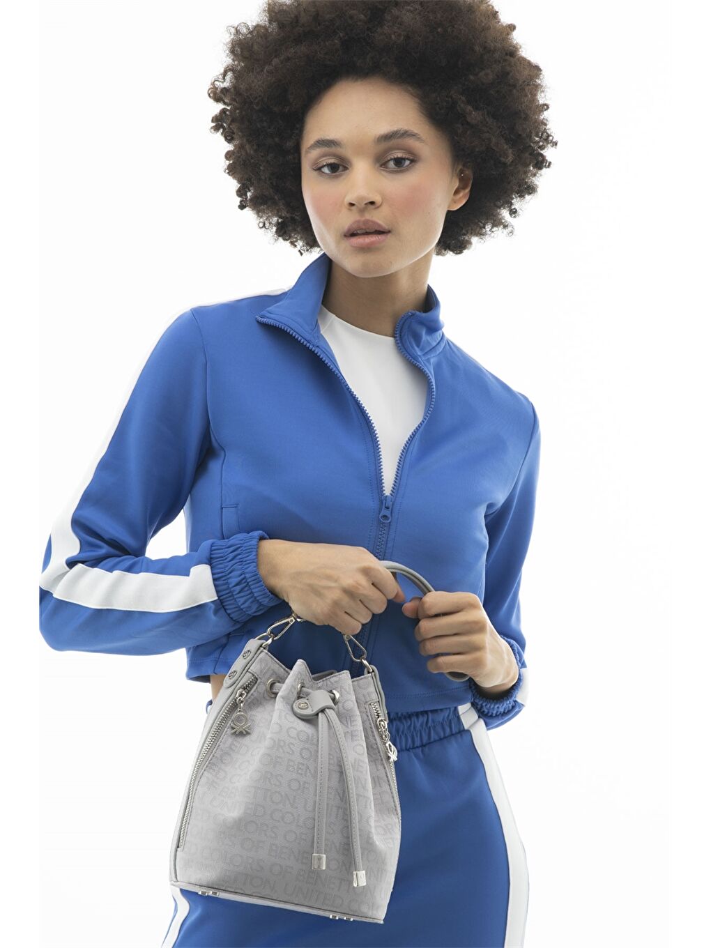 Gri Yazı Baskılı Kadın Büzgülü Çanta-1