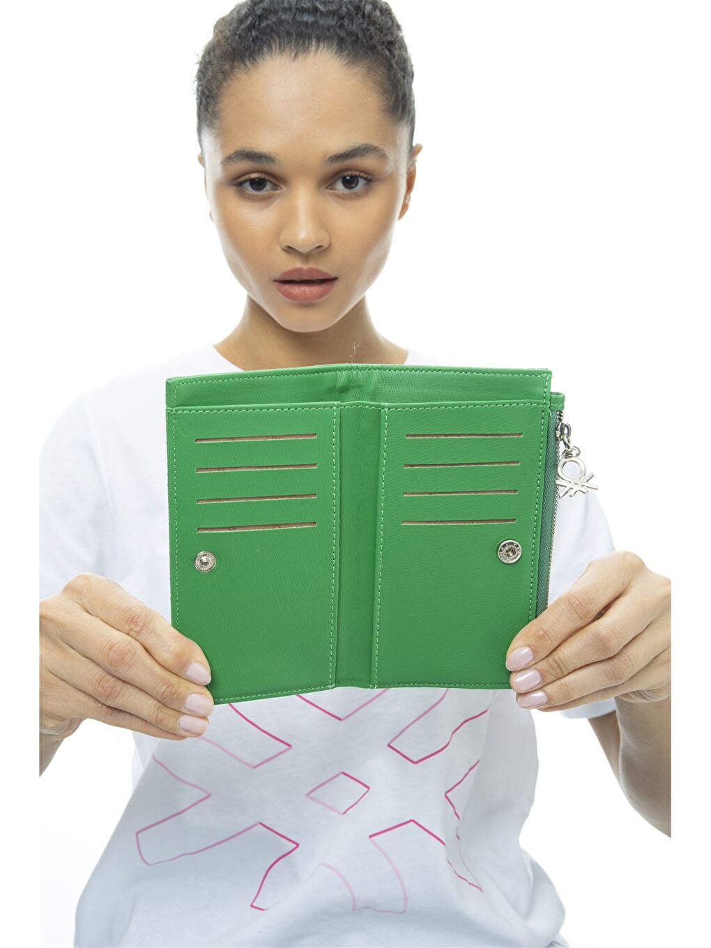 Yeşil Deri Görünümlü Yazı Baskılı Kadın Cüzdan-1