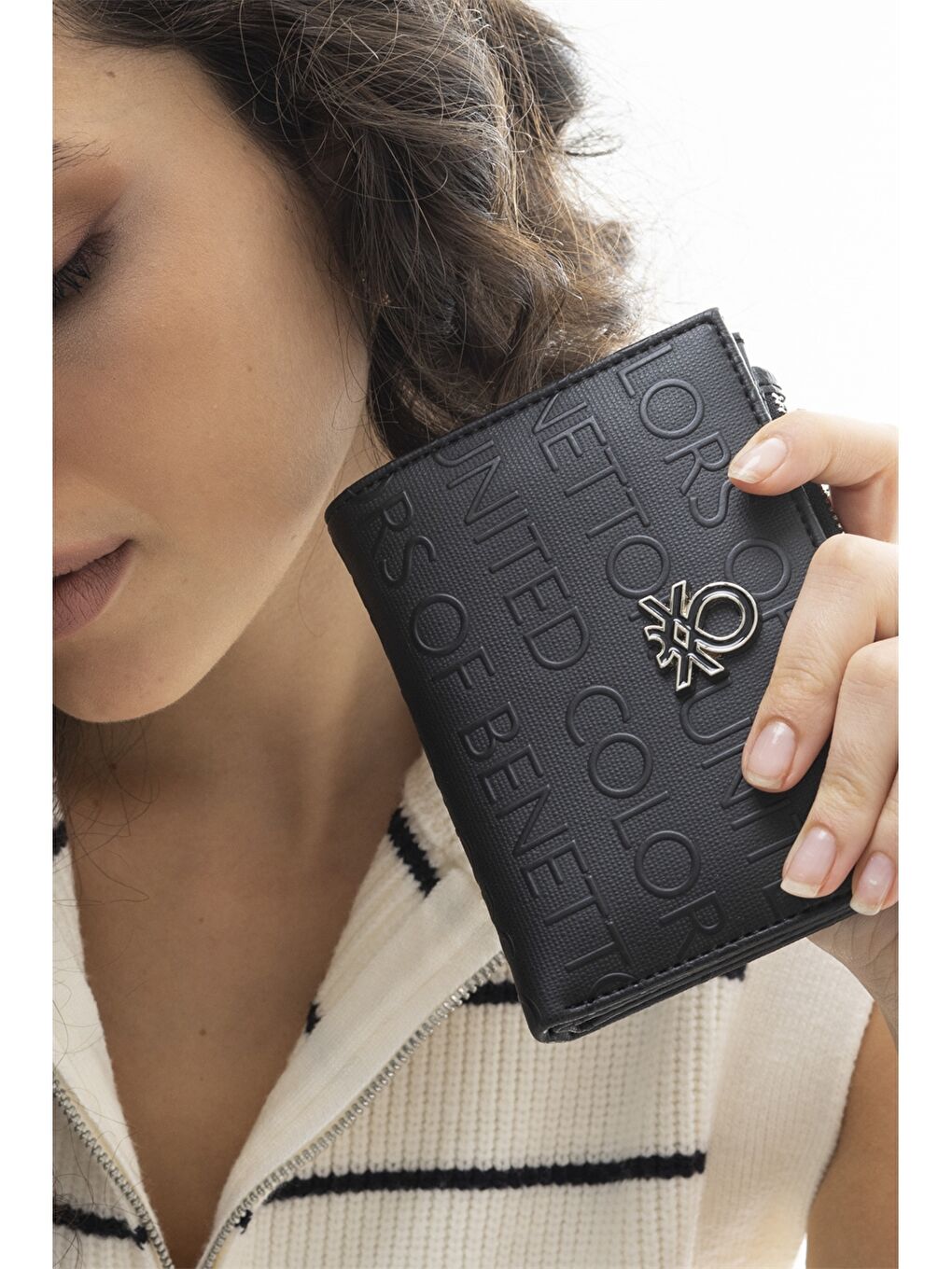 Siyah Deri Görünümlü Yazı Baskılı Kadın Cüzdan