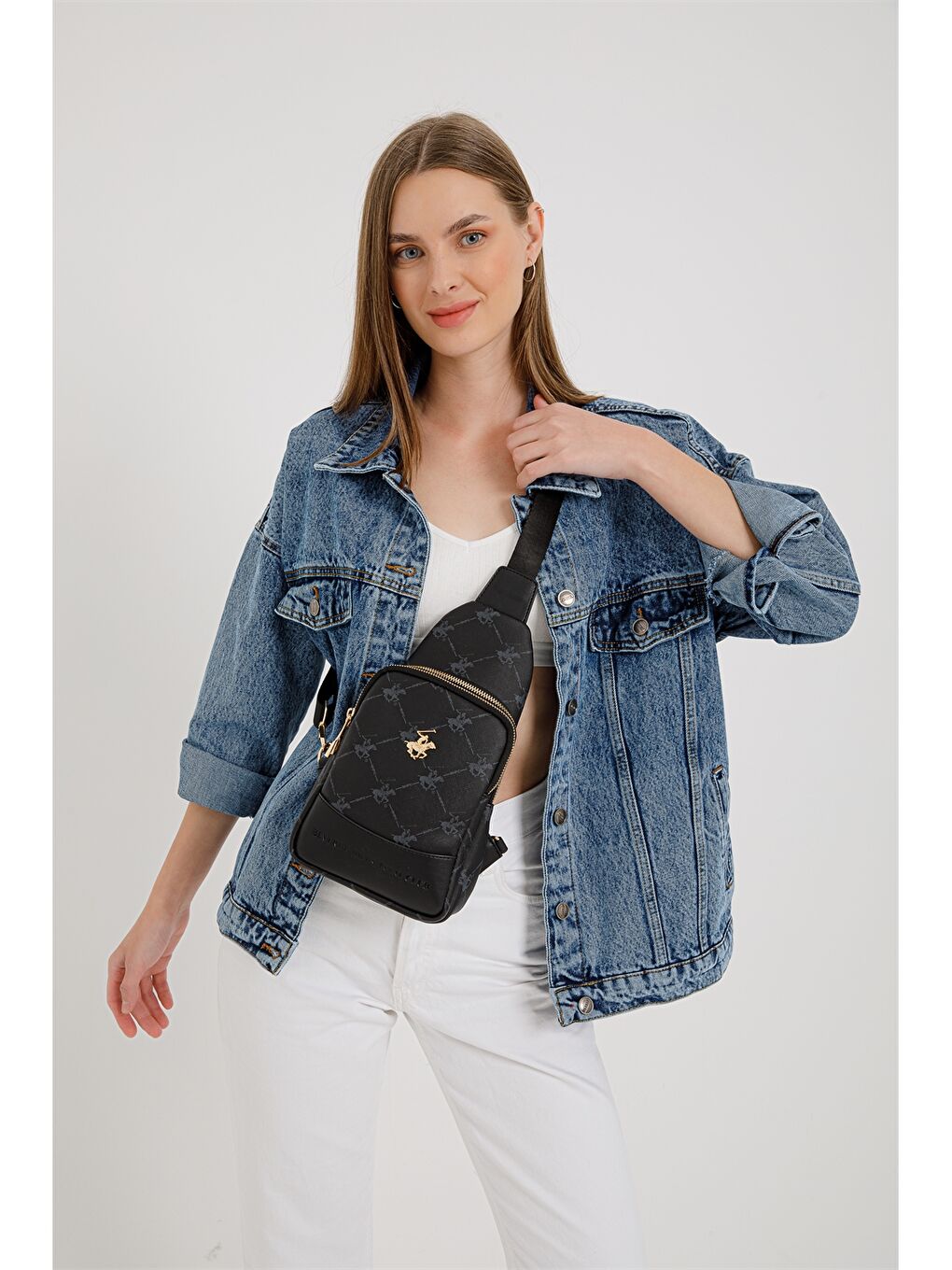 Siyah Deri Görünümlü Baskılı Kadın Göğüs Çantası