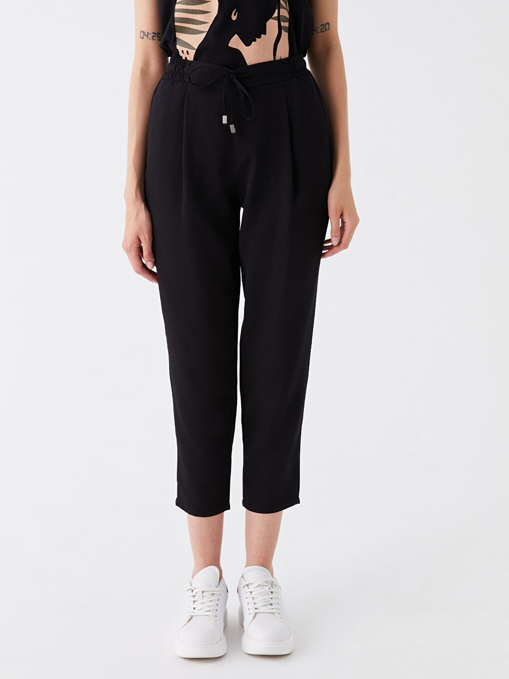 LC Waikiki Pantalone sa elastičnim strukom i šargarepa krojem za žene -S3JK73Z8-RQN