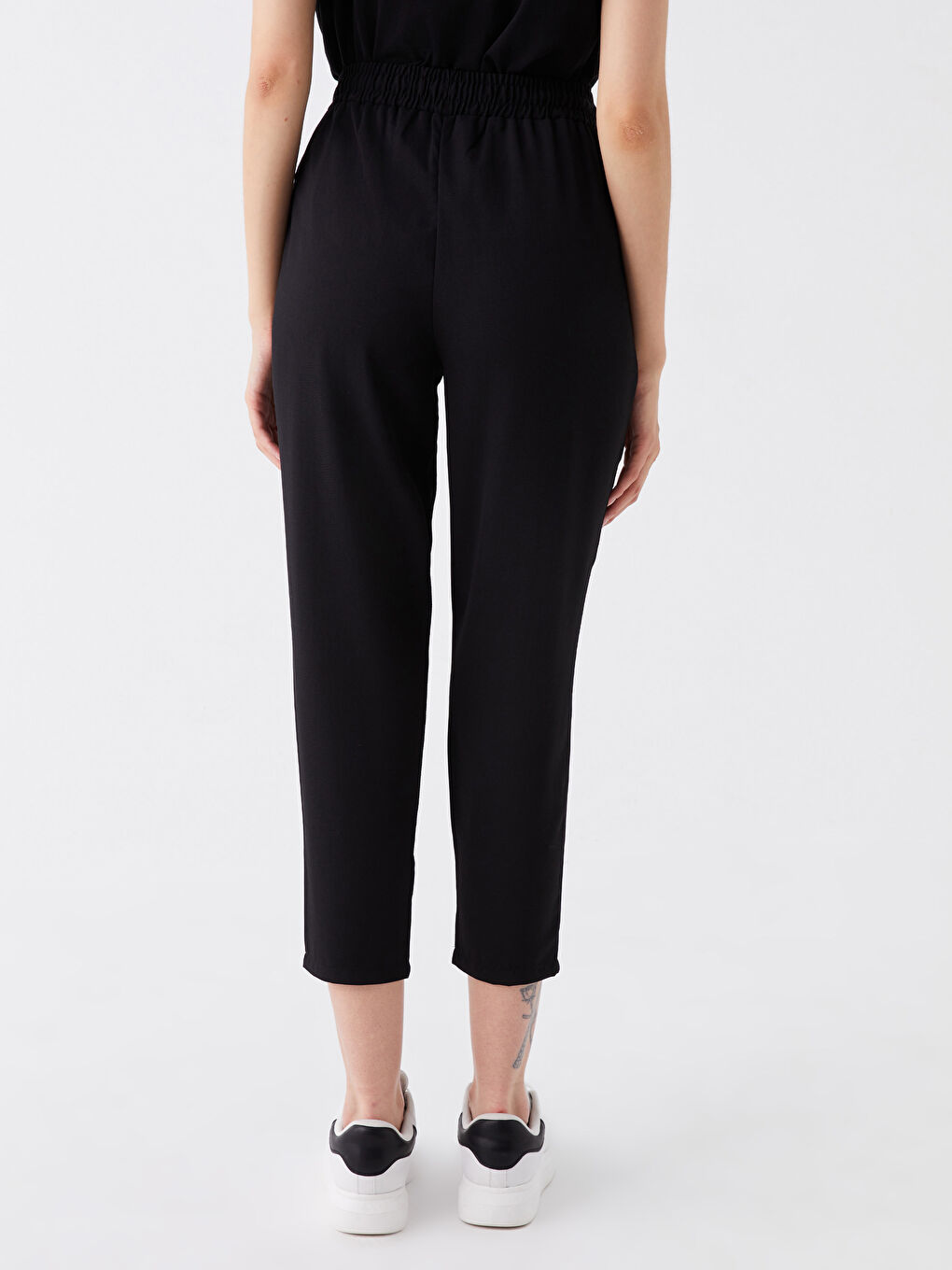 LC Waikiki Pantalone sa elastičnim strukom i šargarepa krojem za žene -S3JK73Z8-RQN