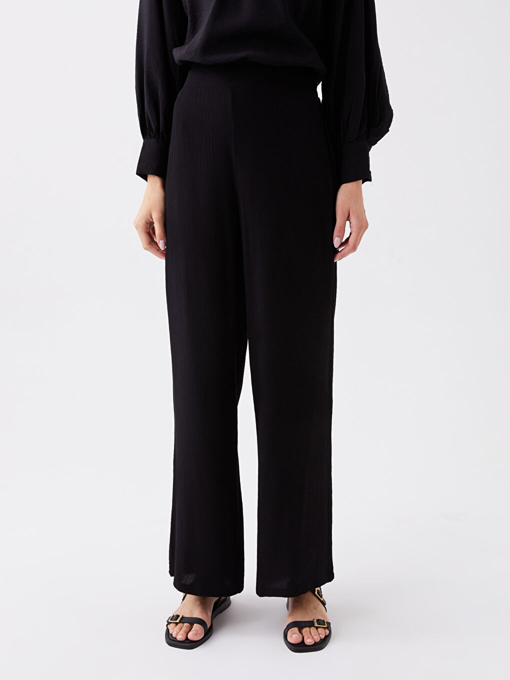 Siyah Beli Lastikli Standart Fit Düz Geniş Paça Kadın Pantolon-3