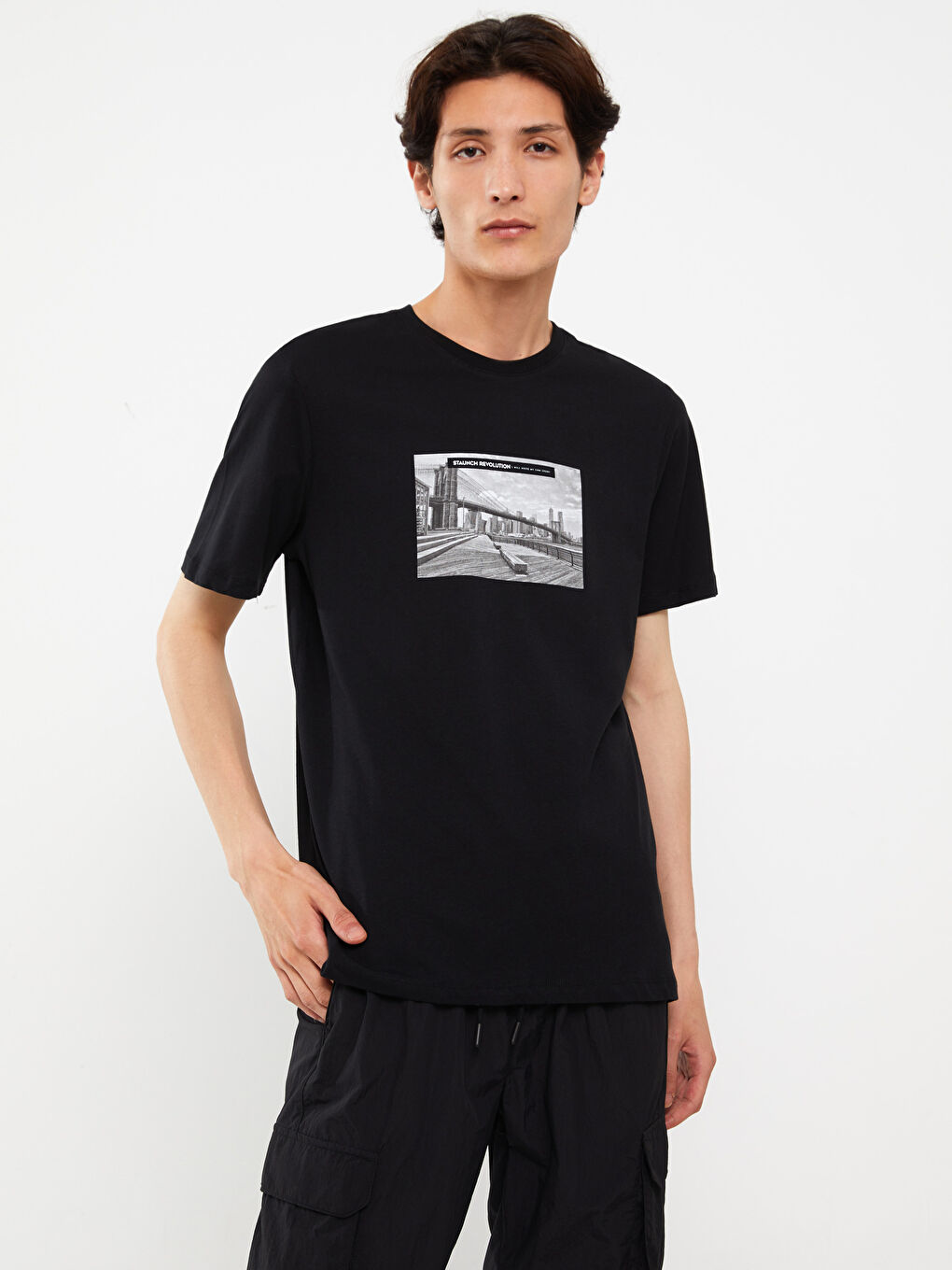 تيشيرت رجالي ياقة دائرية كم قصير مطبوع قطن ممشط