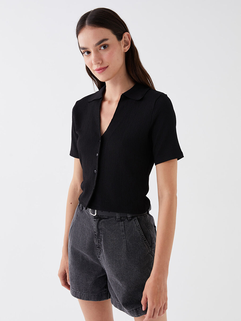 Siyah Gömlek Yaka Düz Kısa Kollu Kadın Bluz-1
