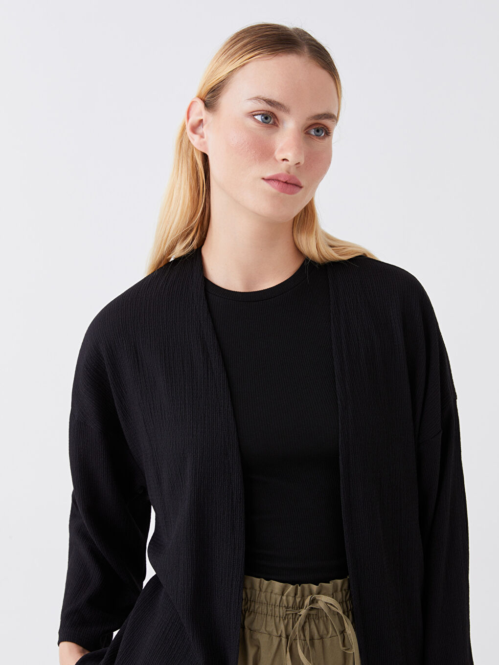 Siyah Şal Yaka Düz Uzun Kollu Kadın Hırka