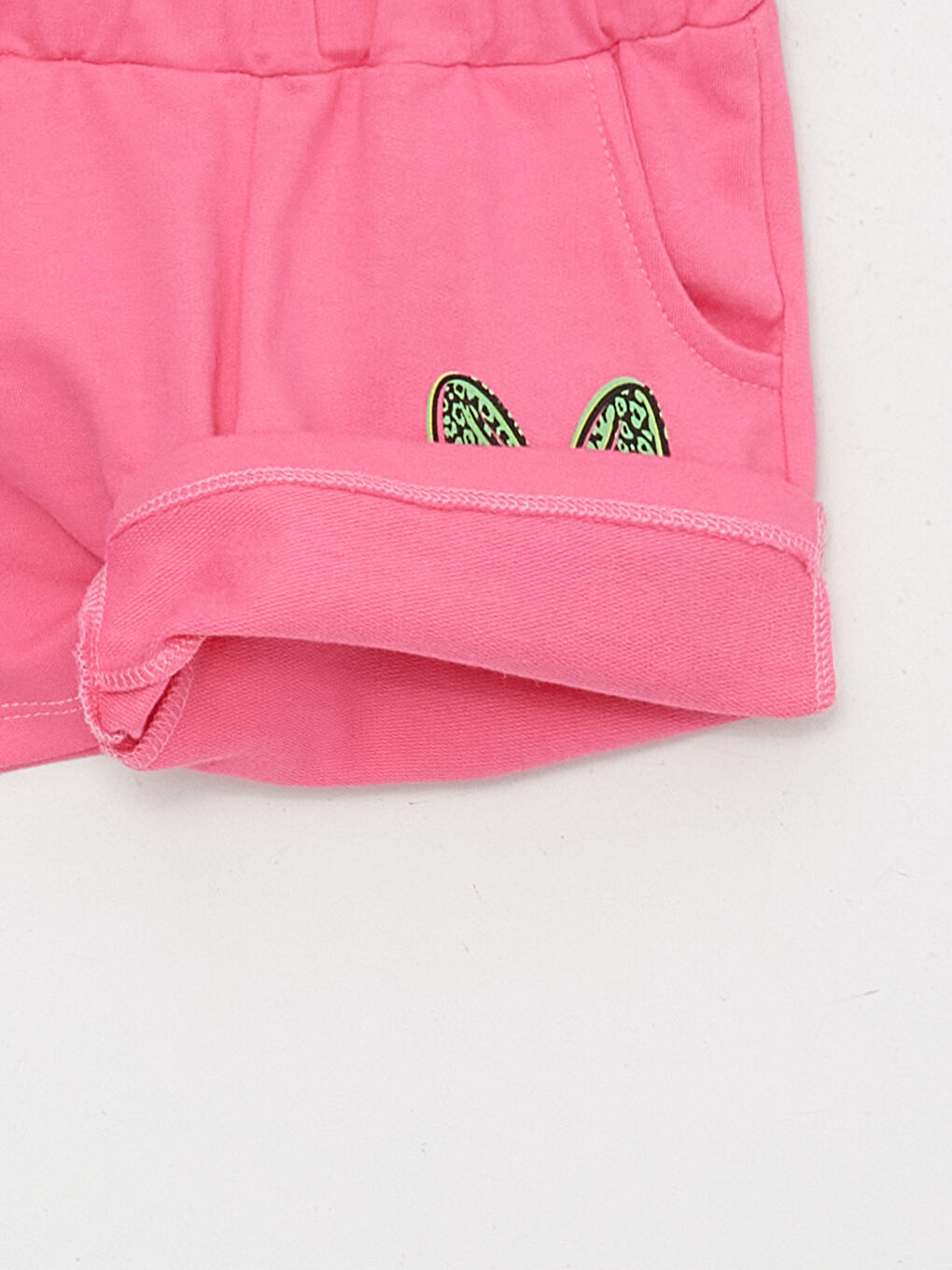 Pembe Bisiklet Yaka Daisy Duck Baskılı Kız Bebek Tişört ve Şort 2'li-3