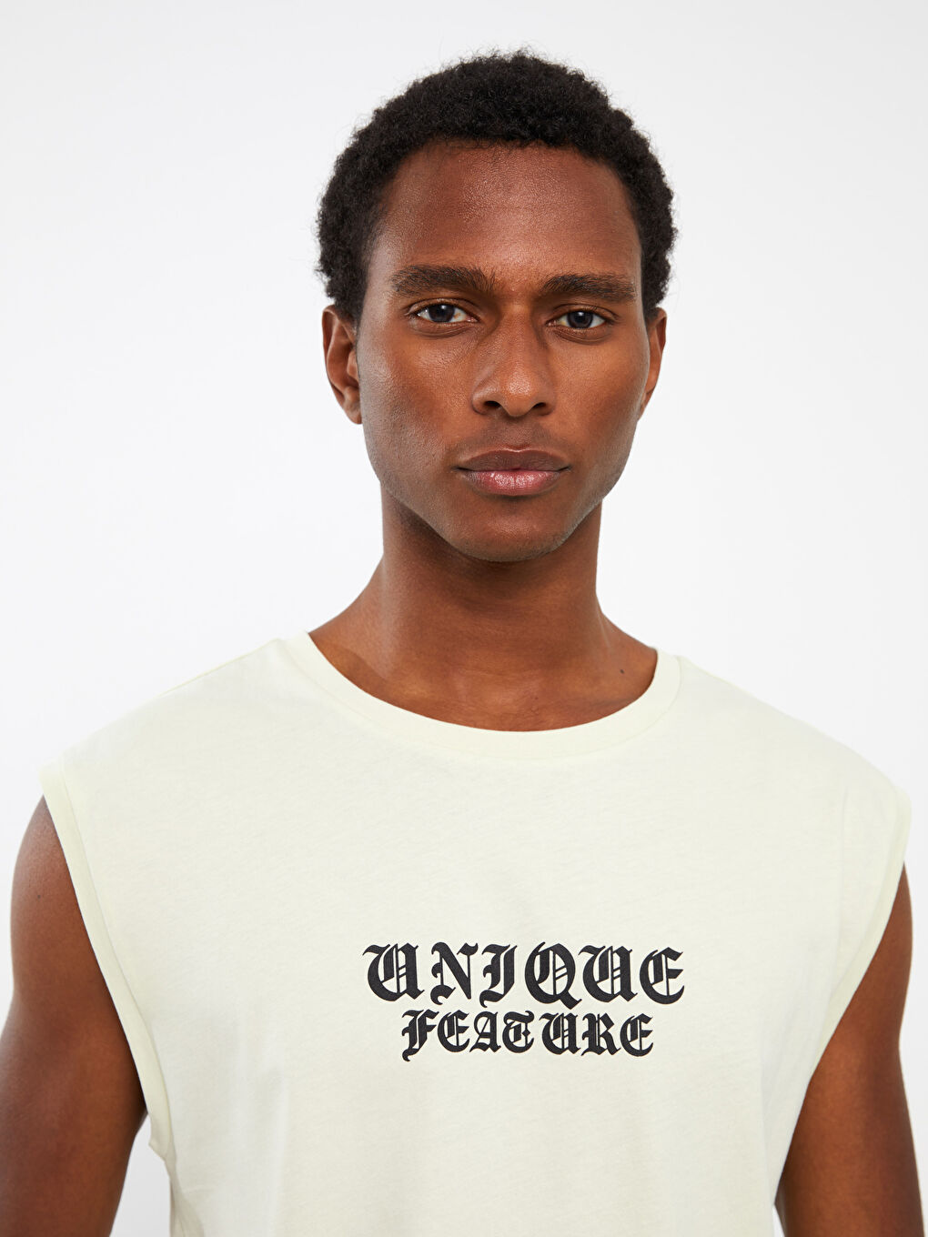 تيشيرت بدون أكمام مطبوع بياقة دائرية جيرسي للرجال