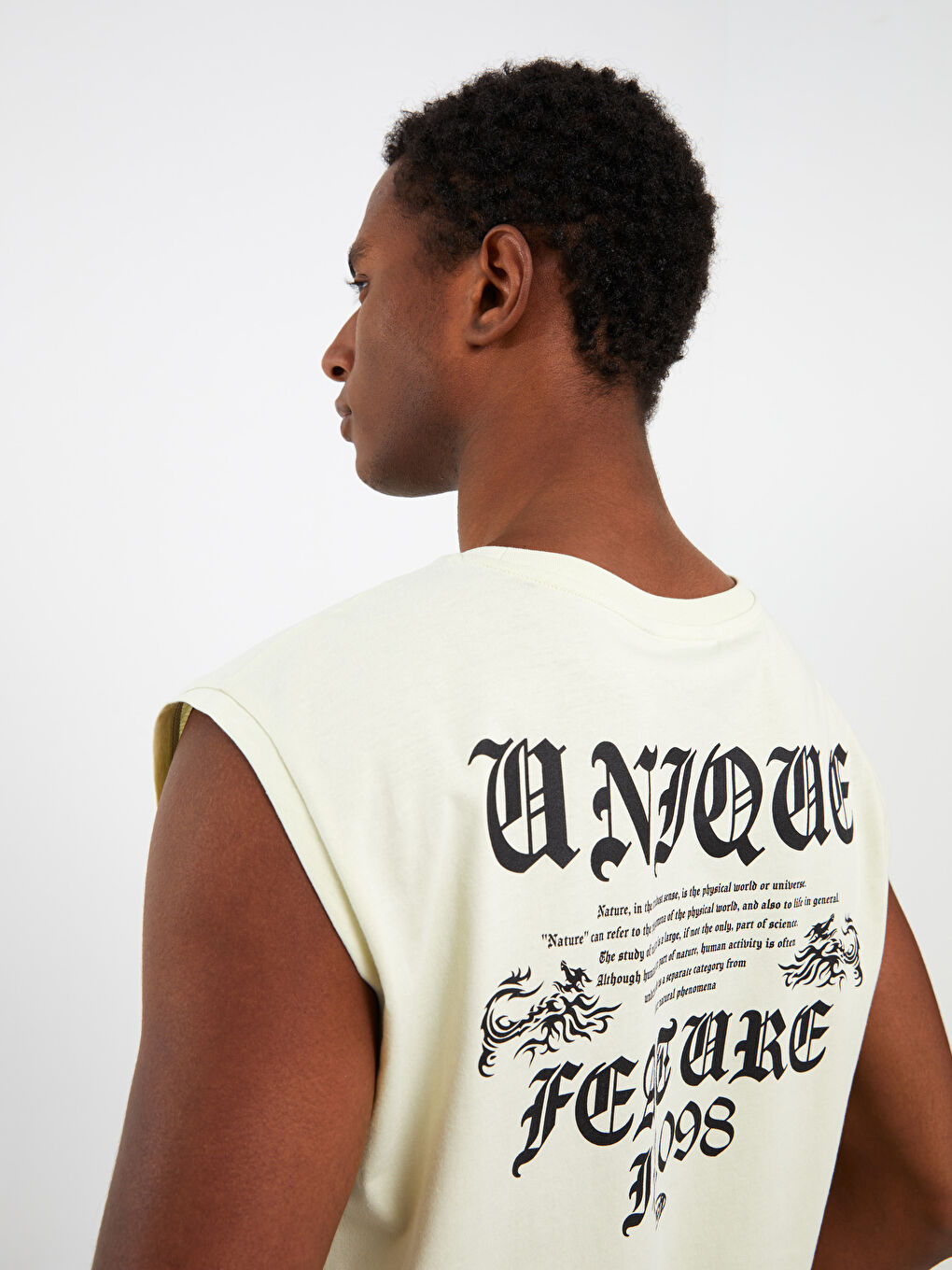 تيشيرت بدون أكمام مطبوع بياقة دائرية جيرسي للرجال-3