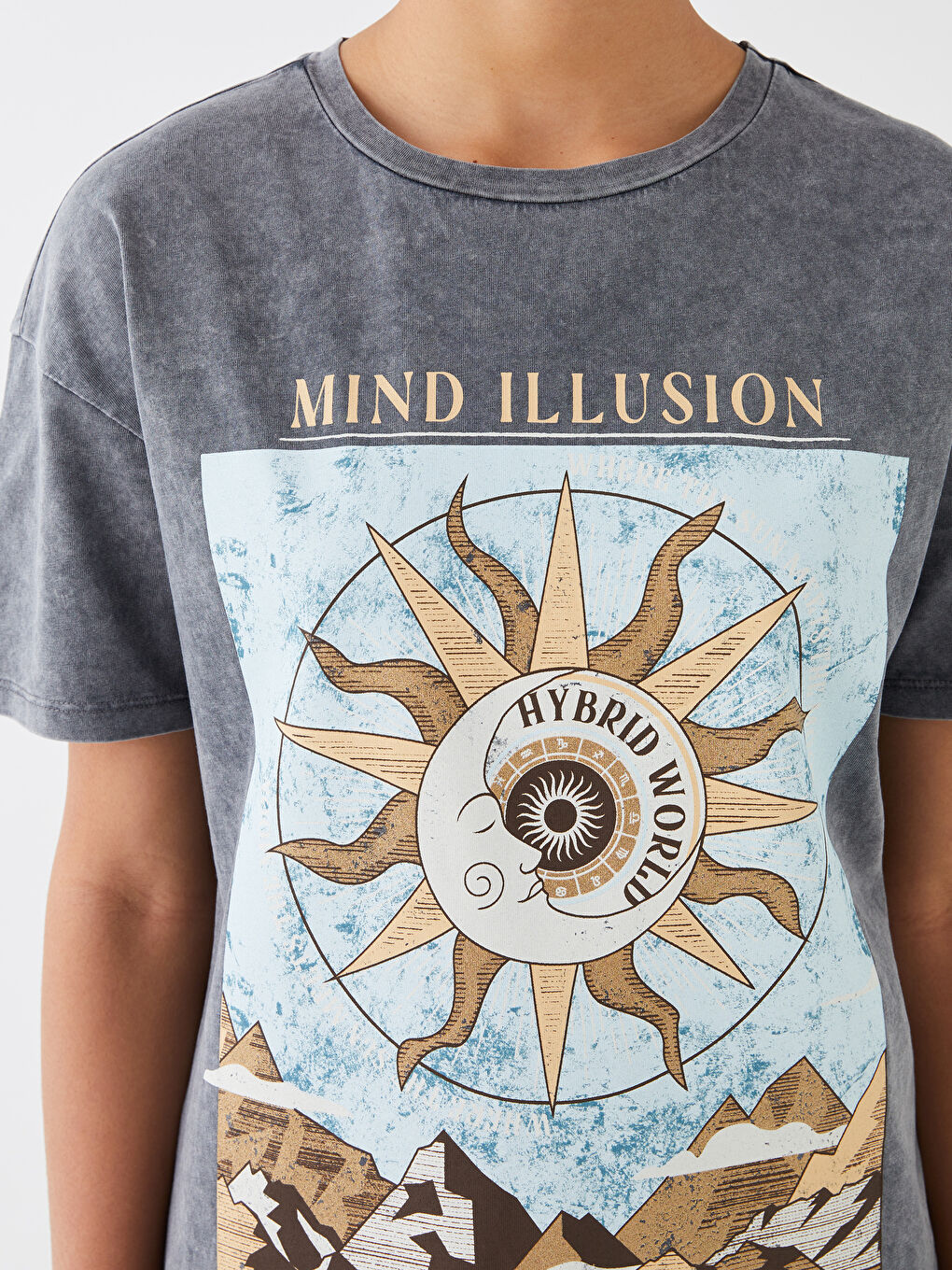 Antrasit Bisiklet Yaka Baskılı Kısa Kollu Kadın Tişört-3