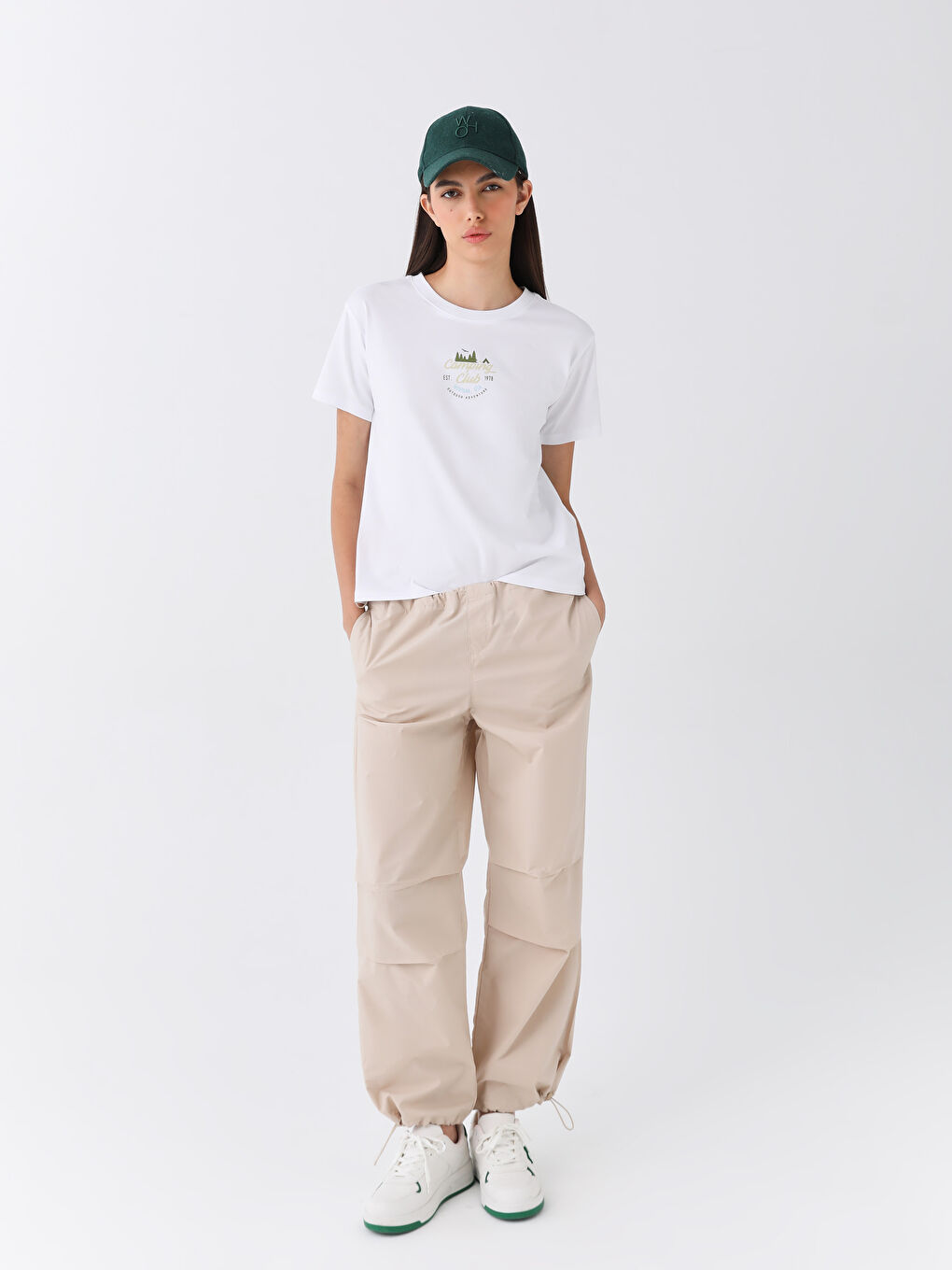 Beyaz Bisiklet Yaka Baskılı Kısa Kollu Kadın Tişört-2