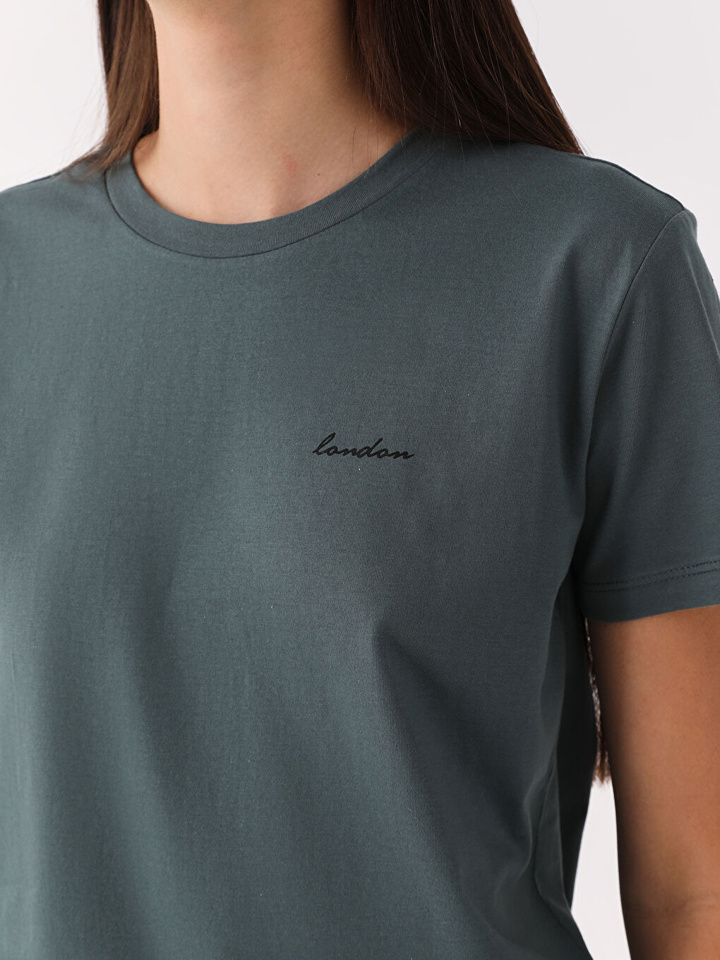 Antrasit Bisiklet Yaka Baskılı Kısa Kollu Kadın Tişört-3