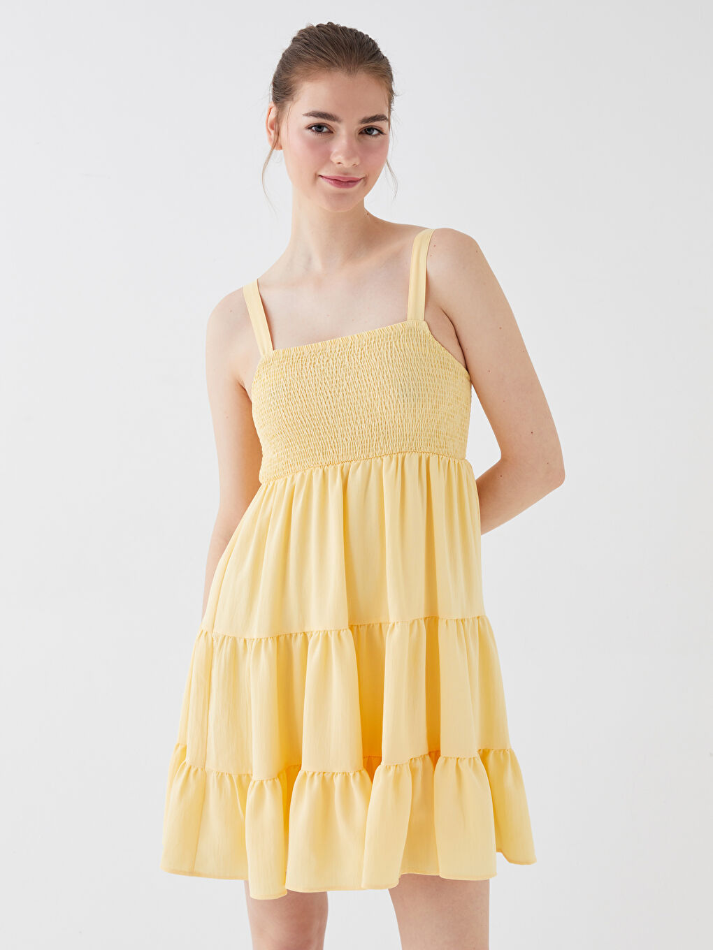 Sarı Kare Yaka Düz Askılı Kadın Elbise