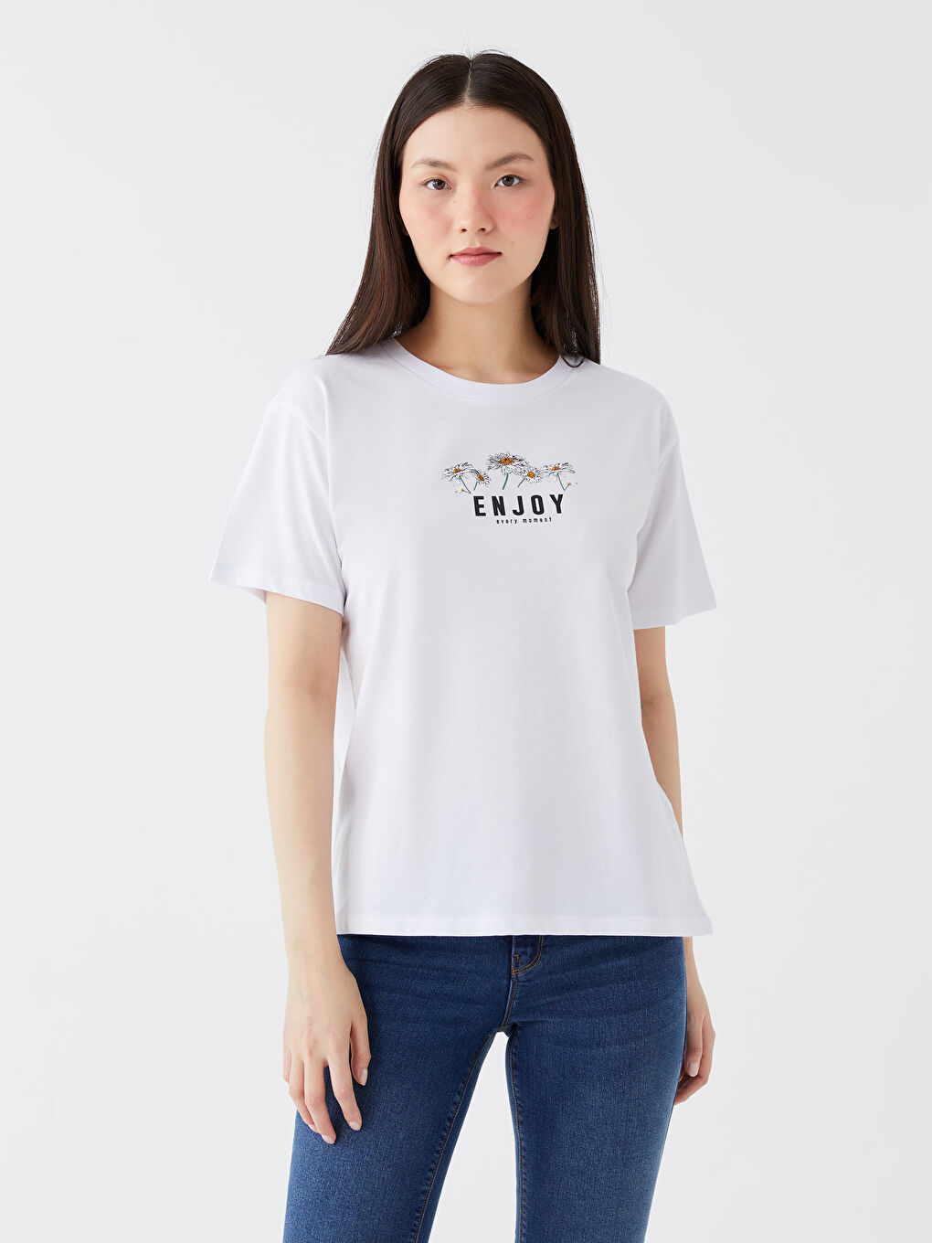 Beyaz Bisiklet Yaka Baskılı Kısa Kollu Kadın Tişört