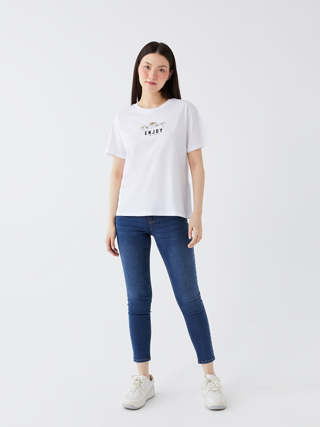 Beyaz Bisiklet Yaka Baskılı Kısa Kollu Kadın Tişört-2