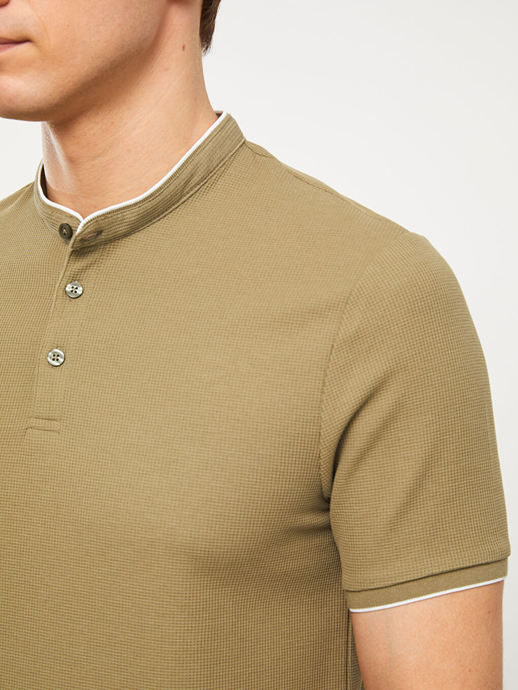 Hakim Yaka Kısa Kollu Erkek Tişört-3