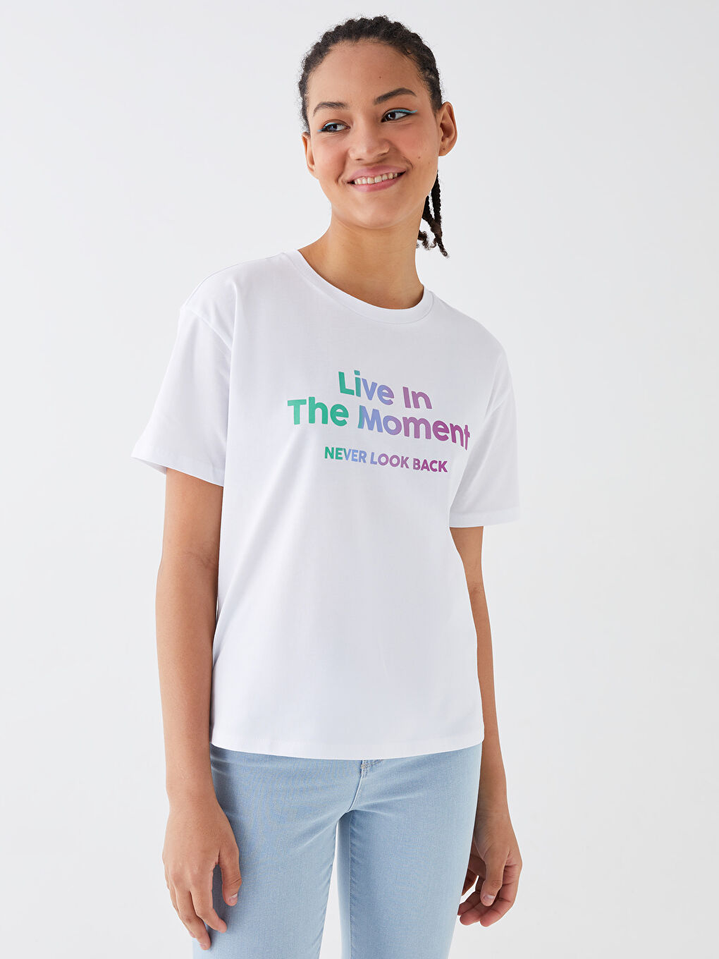 Beyaz Bisiklet Yaka Baskılı Kısa Kollu Kadın Tişört-1