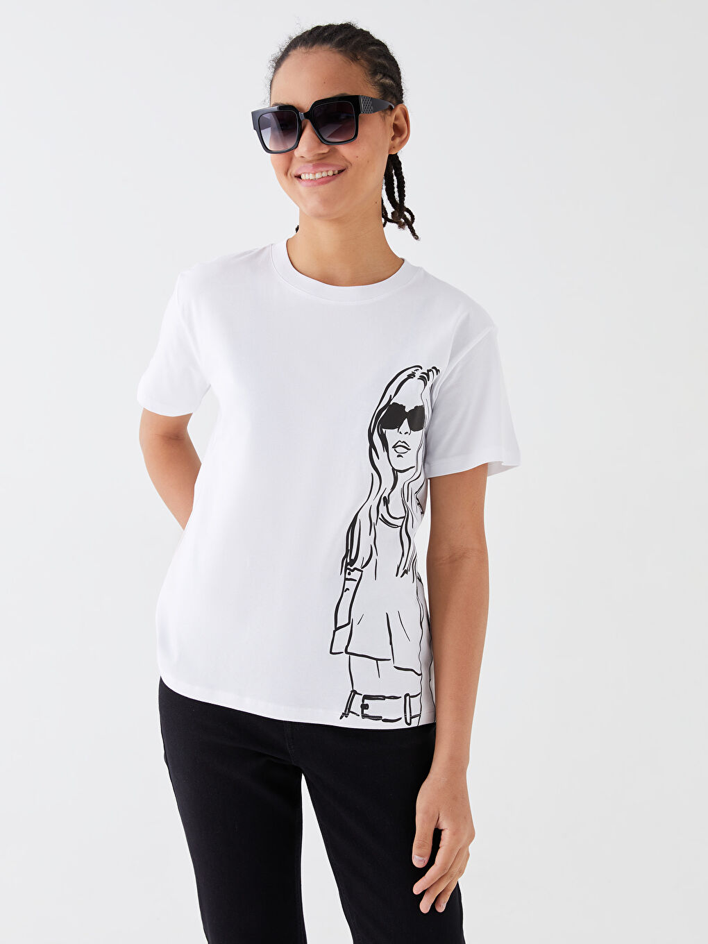 Beyaz Bisiklet Yaka Baskılı Kısa Kollu Kadın Tişört-1