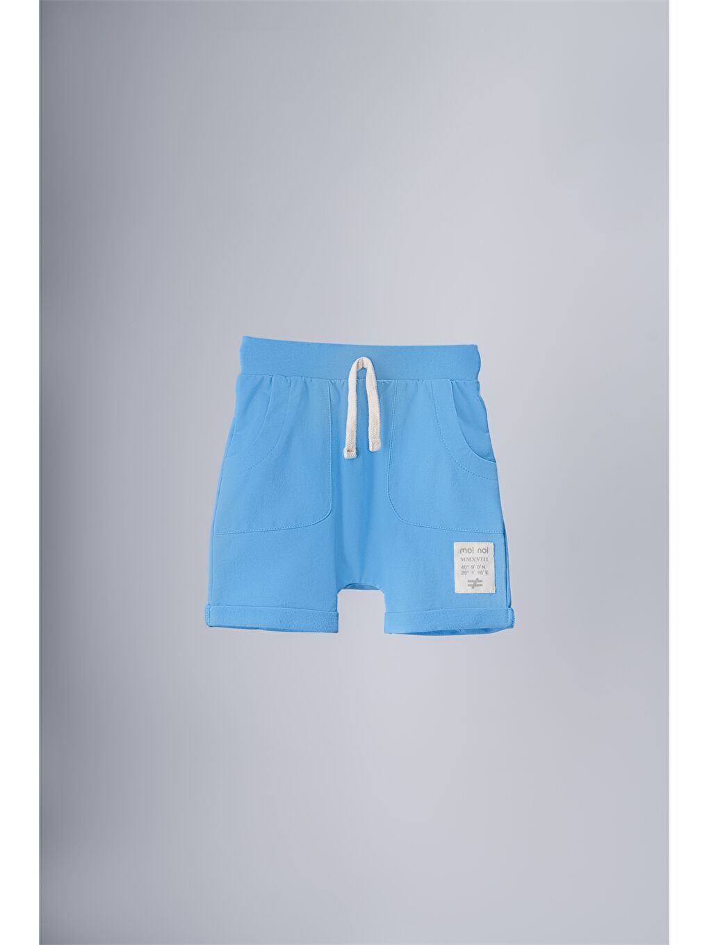 Mavi Etiket Detaylı Beli Lastikli Erkek Bebek Şort