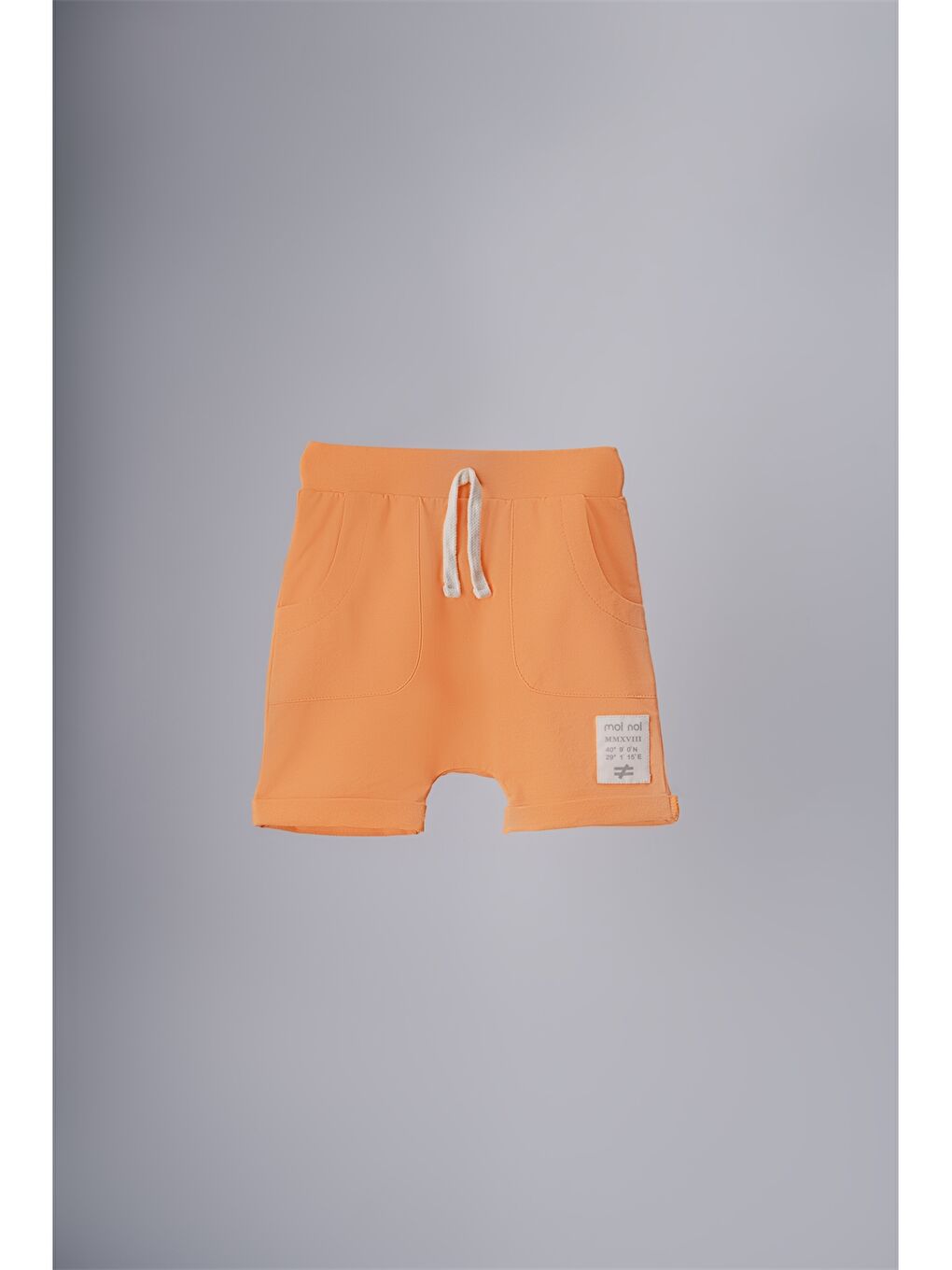 Turuncu Etiket Detaylı Beli Lastikli Erkek Bebek Şort