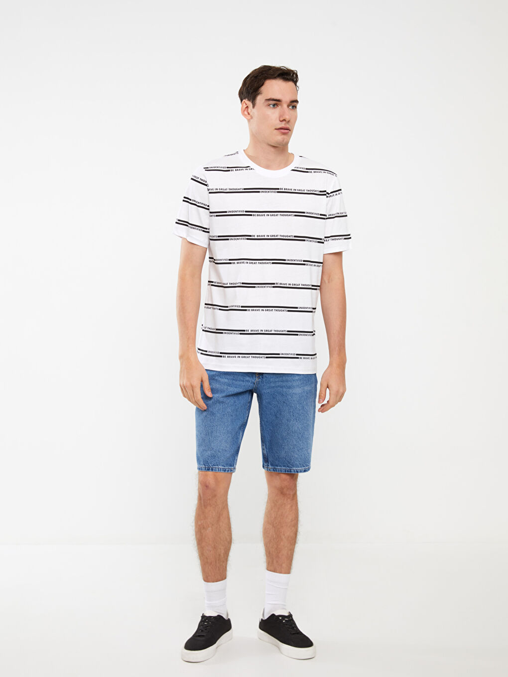 Beyaz Bisiklet Yaka Kısa Kollu Çizgili Penye Erkek Tişört-1