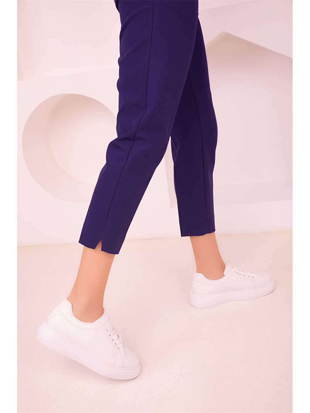 Beyaz Deri Görünümlü Bağcıklı Kadın Spor Ayakkabı-2