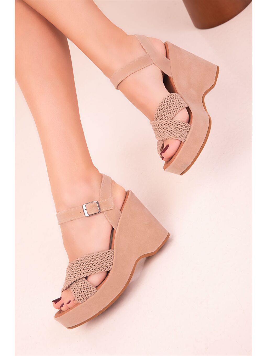 Kahverengi Süet Görünümlü Kadın Dolgu Topuklu Ayakkabı-3