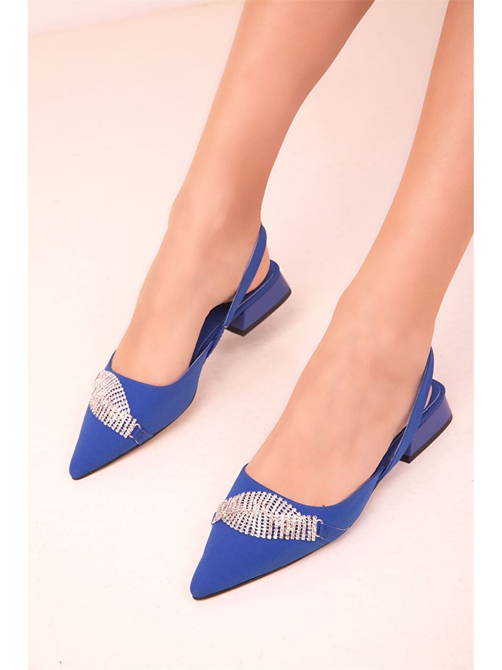 Mavi Metal Aplike Detaylı Kadın Babet-1