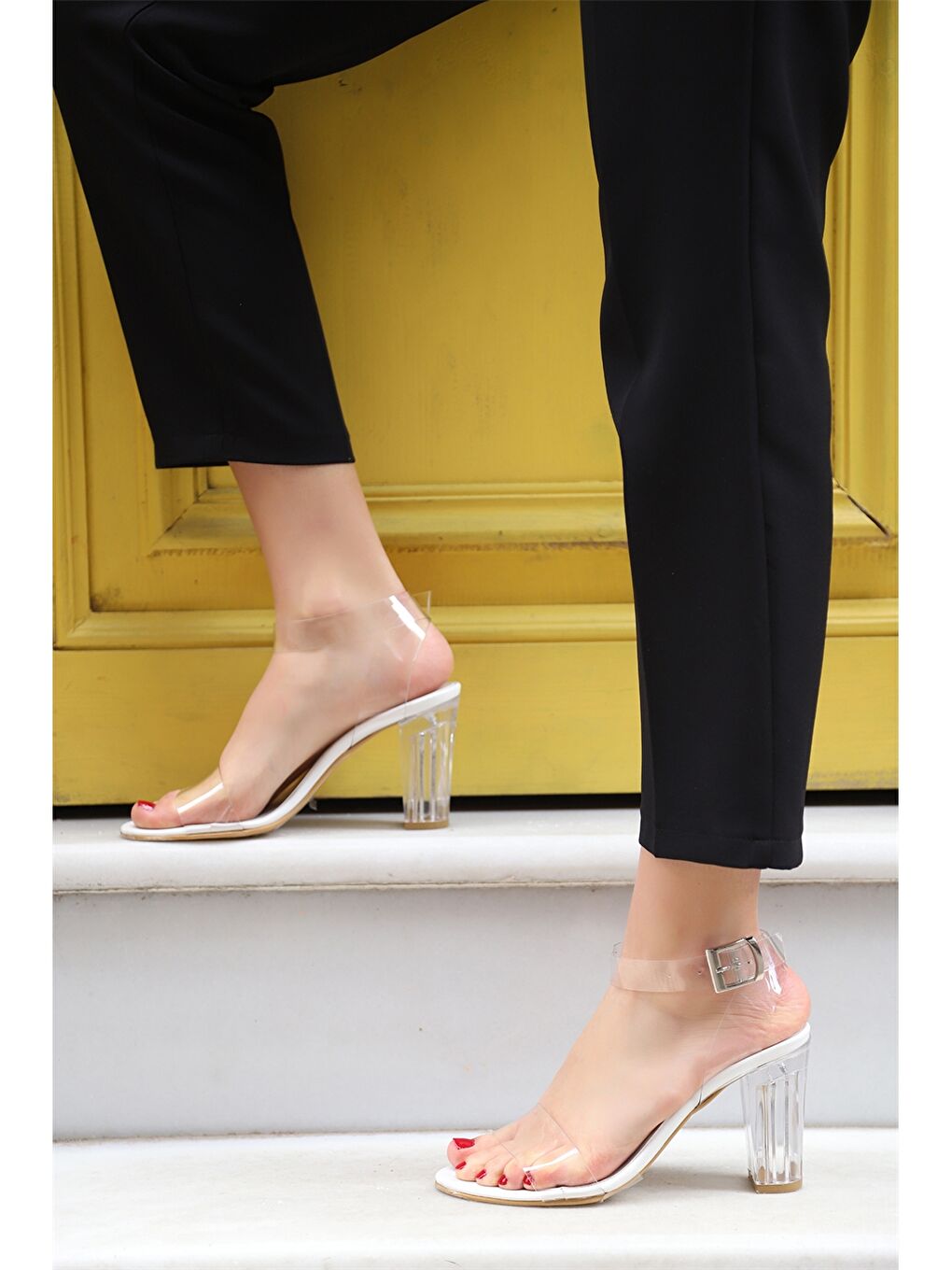 Beyaz Kadın Topuklu Ayakkabı-1