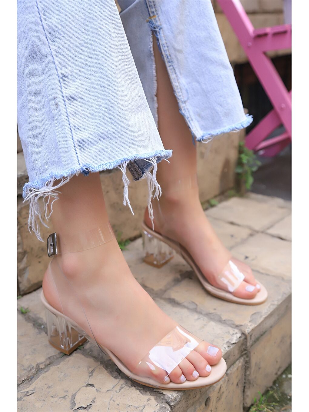 Bej Şeffaf Bantlı Kadın Topuklu Ayakkabı