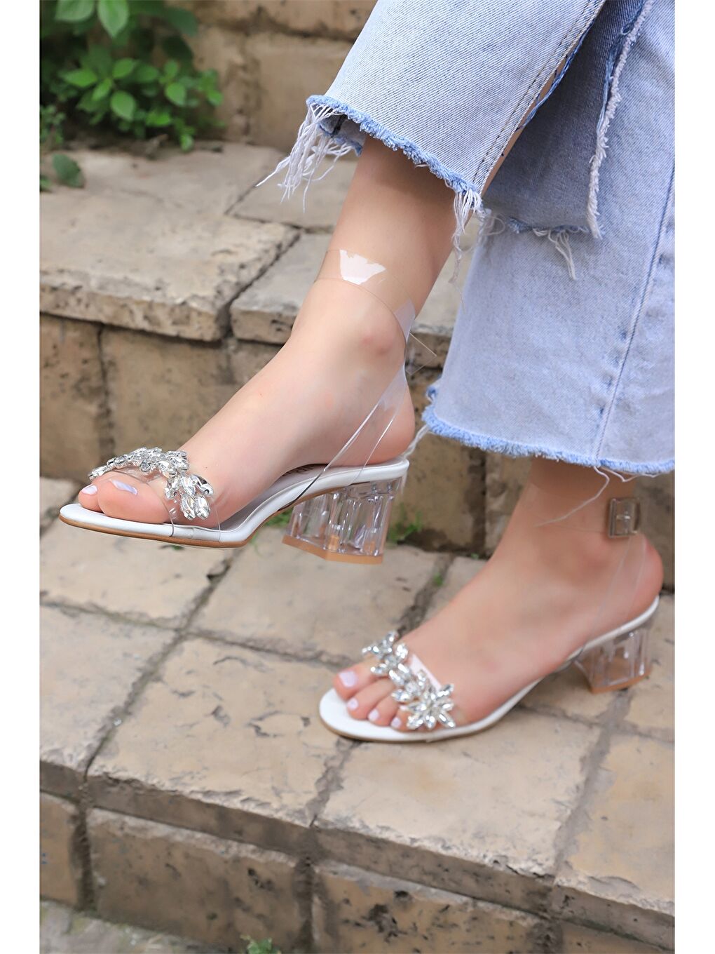 Beyaz Kadın Topuklu Ayakkabı-1