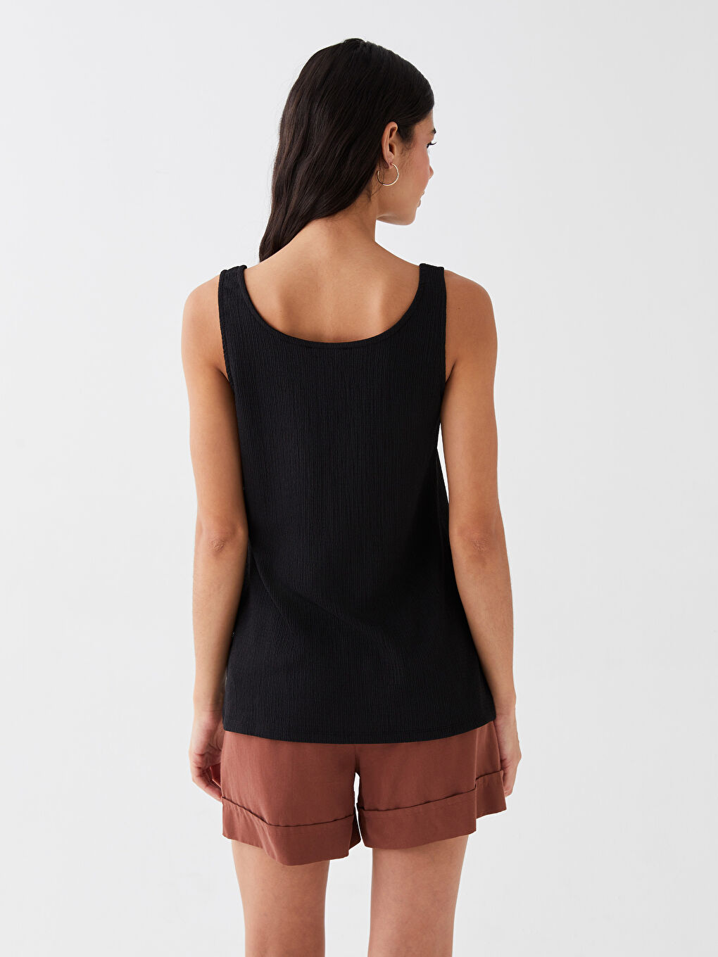 تانك توب سادة بياقة على شكل حرف U للسيدات-4